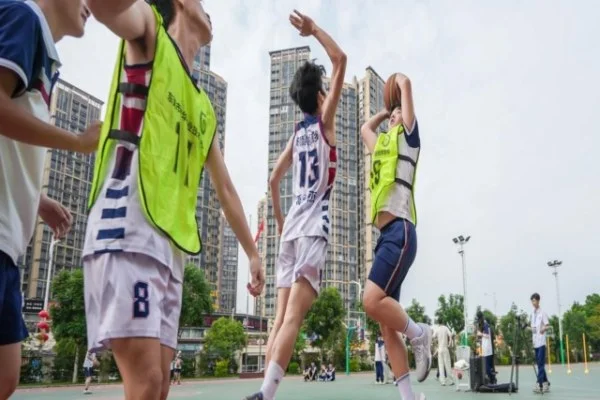 NFL常规赛比尔对海豚 阿伦与图阿四分卫对攻的节奏与胜负手